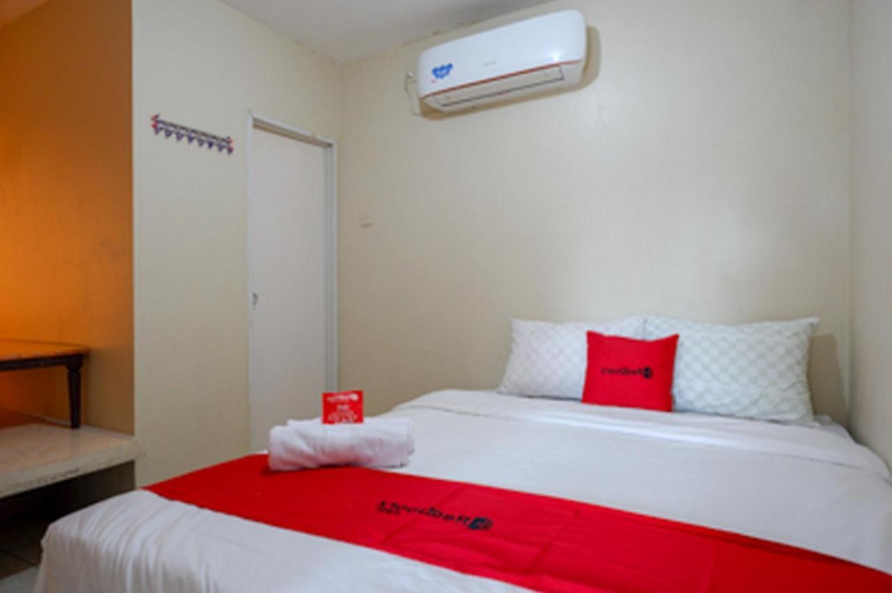 Отель Reddoorz Near Rsud Kudus Экстерьер фото