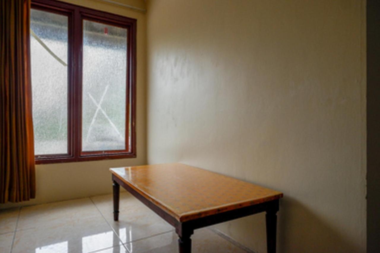 Отель Reddoorz Near Rsud Kudus Экстерьер фото